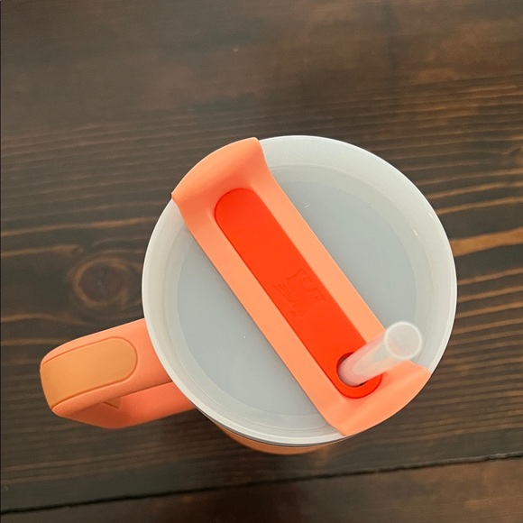 Stanley 40oz Nectarine - Picture 3 of 4